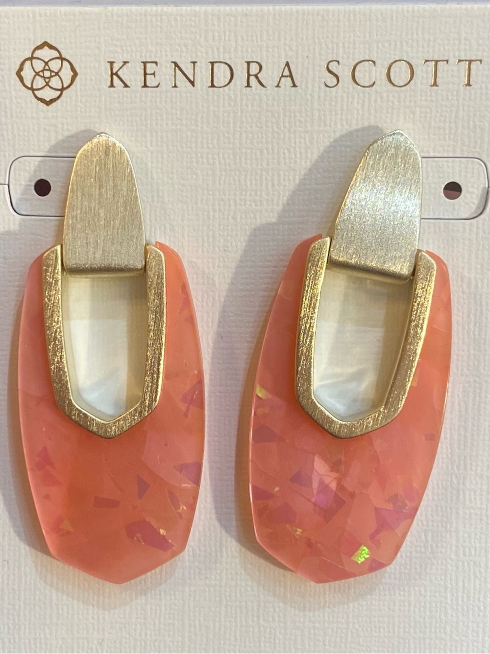 Kendra Scott Coral Pink and Gold Resin Drop Earrings - Picture 1 of 1
